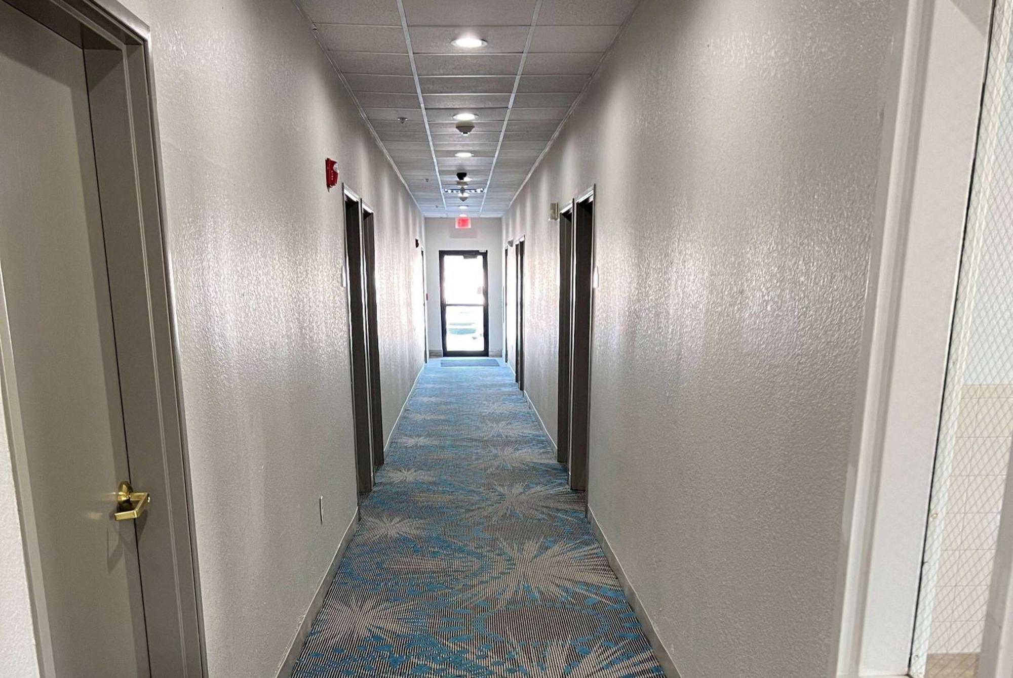 קנזס סיטי Days Inn By Wyndham Near Kansas Speedway מראה חיצוני תמונה