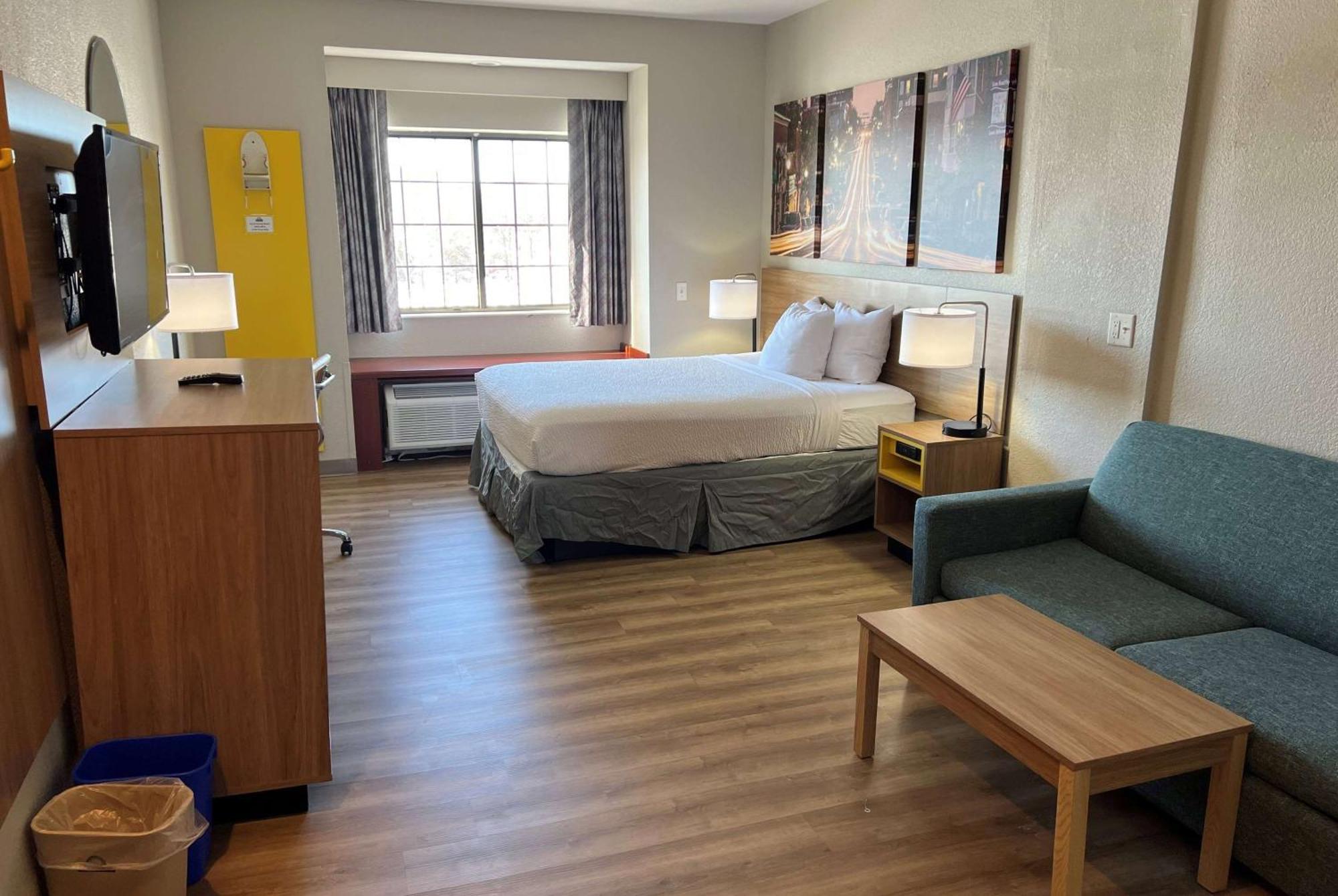 קנזס סיטי Days Inn By Wyndham Near Kansas Speedway מראה חיצוני תמונה