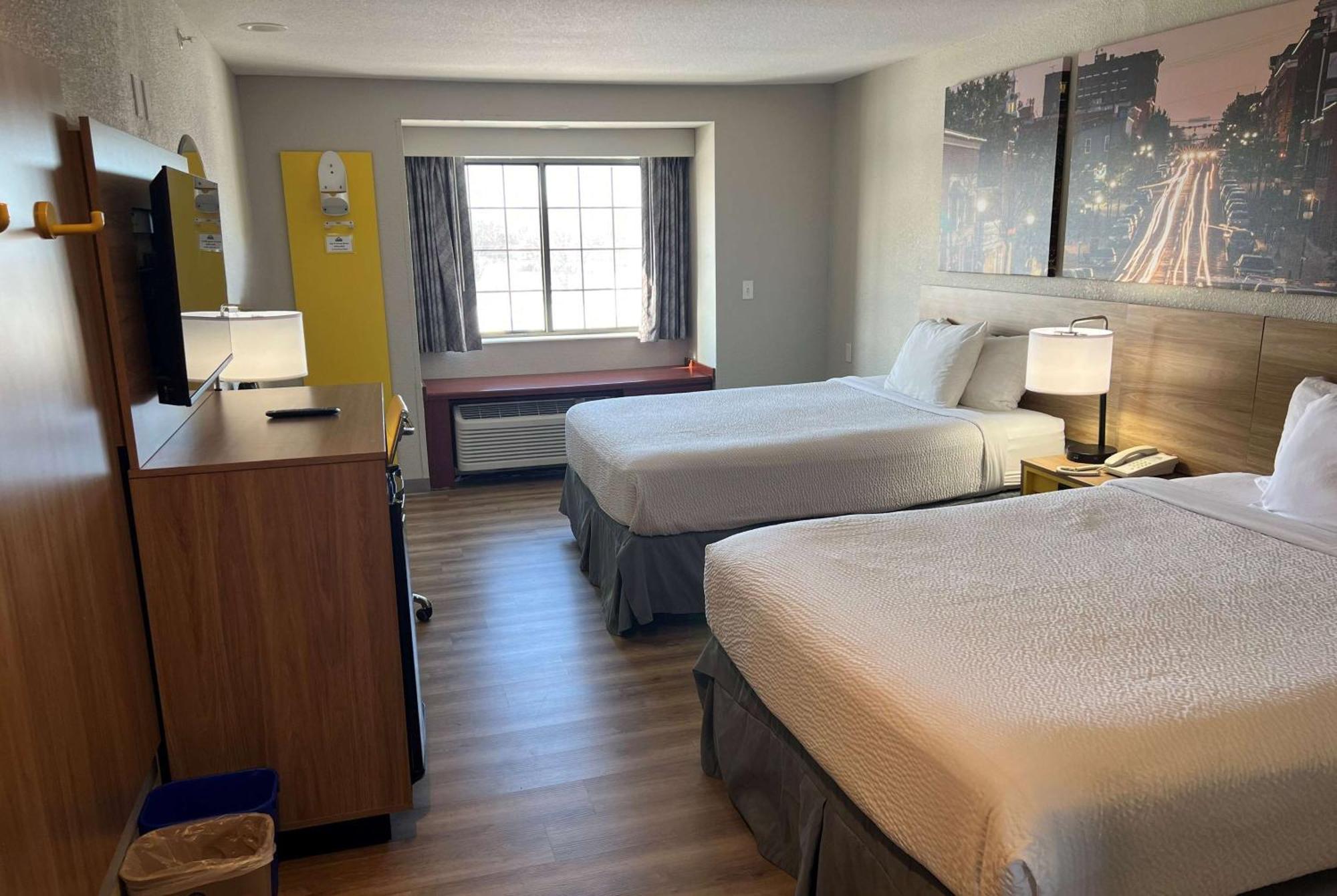 קנזס סיטי Days Inn By Wyndham Near Kansas Speedway מראה חיצוני תמונה