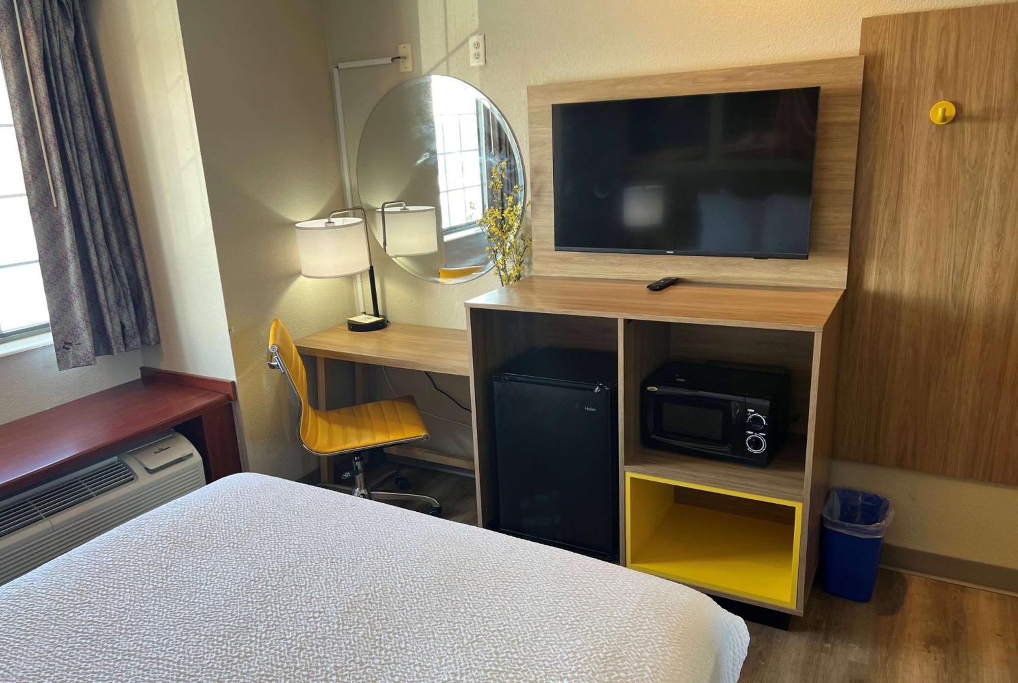 קנזס סיטי Days Inn By Wyndham Near Kansas Speedway מראה חיצוני תמונה