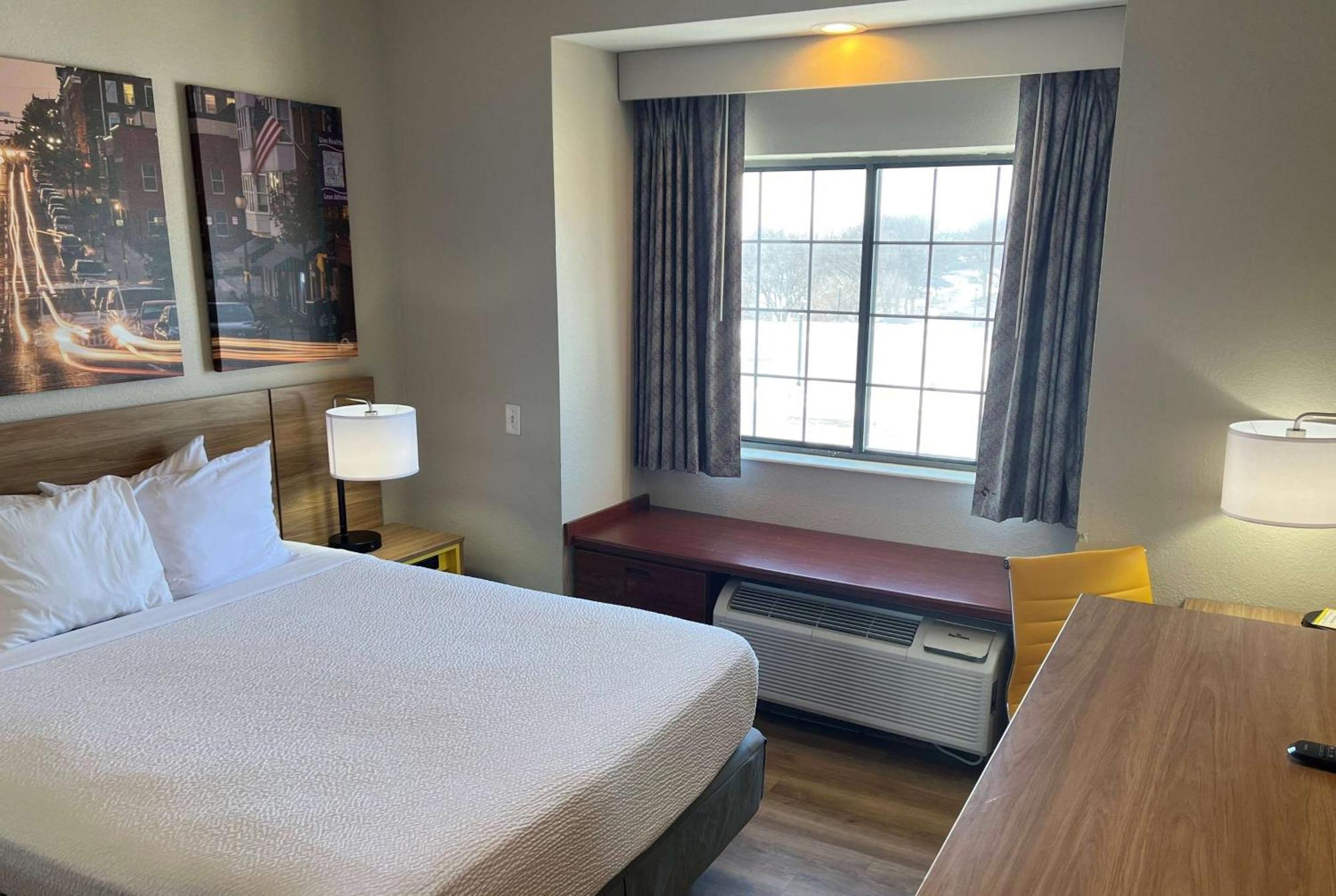 קנזס סיטי Days Inn By Wyndham Near Kansas Speedway מראה חיצוני תמונה