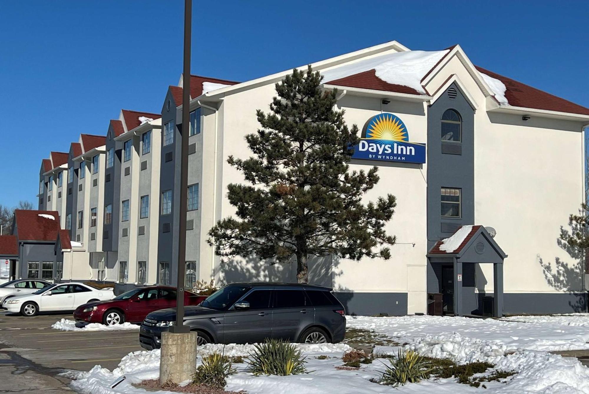 קנזס סיטי Days Inn By Wyndham Near Kansas Speedway מראה חיצוני תמונה